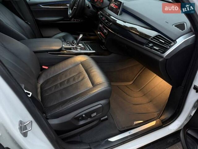 Белый БМВ Х5, объемом двигателя 2 л и пробегом 166 тыс. км за 28300 $, фото 10 на Automoto.ua