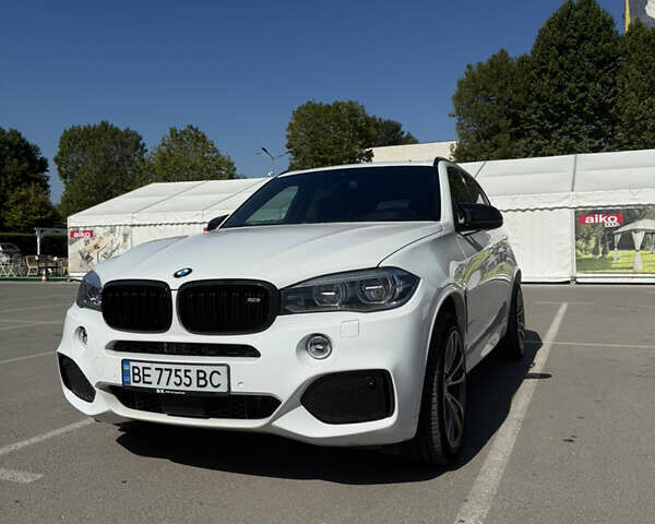 Белый БМВ Х5, объемом двигателя 2.99 л и пробегом 176 тыс. км за 42000 $, фото 1 на Automoto.ua