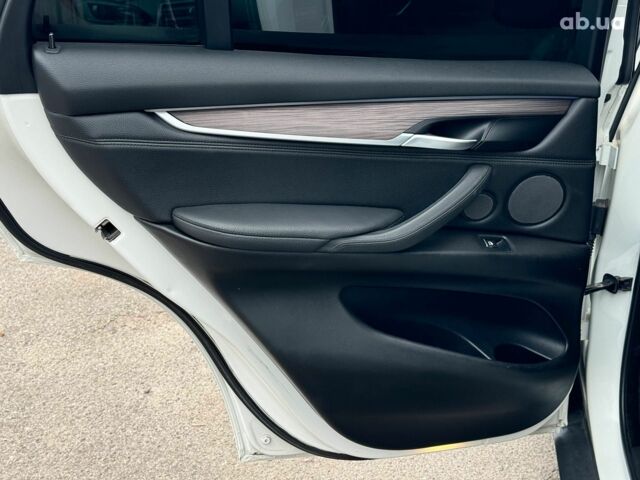 Білий БМВ Х5, об'ємом двигуна 2 л та пробігом 95 тис. км за 29990 $, фото 19 на Automoto.ua