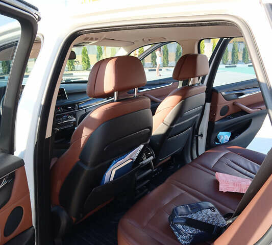 Белый БМВ Х5, объемом двигателя 2 л и пробегом 168 тыс. км за 29999 $, фото 14 на Automoto.ua