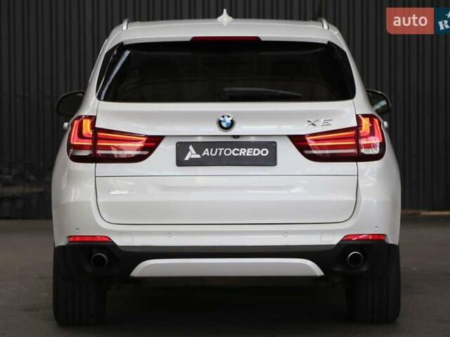 Белый БМВ Х5, объемом двигателя 3 л и пробегом 150 тыс. км за 27000 $, фото 5 на Automoto.ua