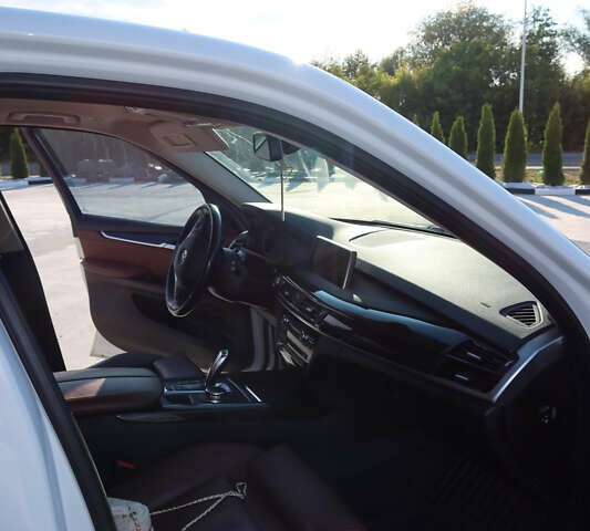 Белый БМВ Х5, объемом двигателя 2 л и пробегом 168 тыс. км за 29999 $, фото 8 на Automoto.ua