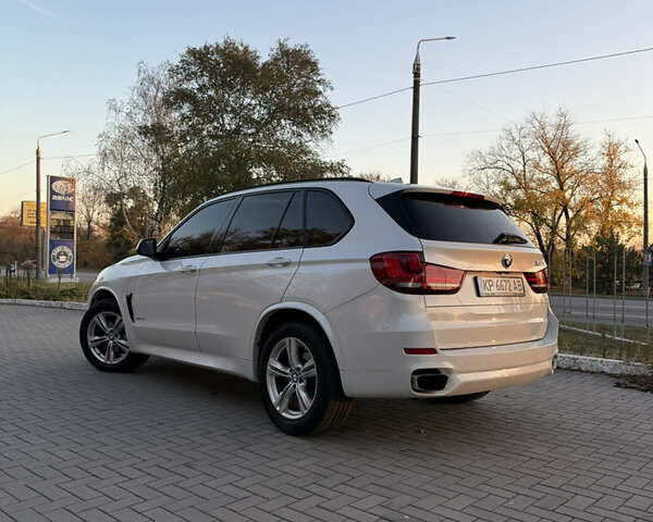 Белый БМВ Х5, объемом двигателя 2.98 л и пробегом 205 тыс. км за 27000 $, фото 2 на Automoto.ua