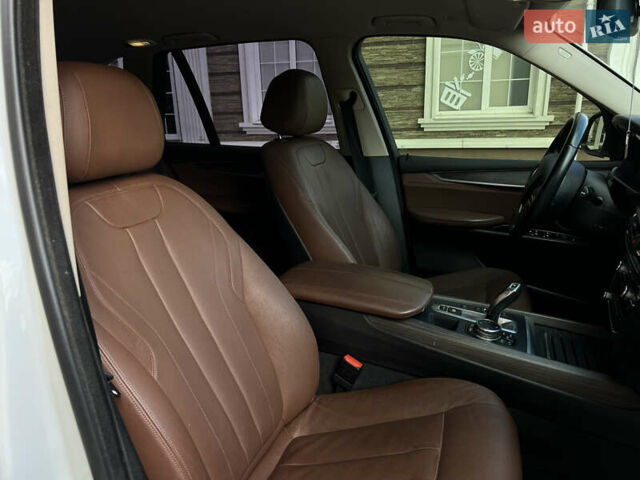 Белый БМВ Х5, объемом двигателя 2 л и пробегом 133 тыс. км за 37000 $, фото 35 на Automoto.ua