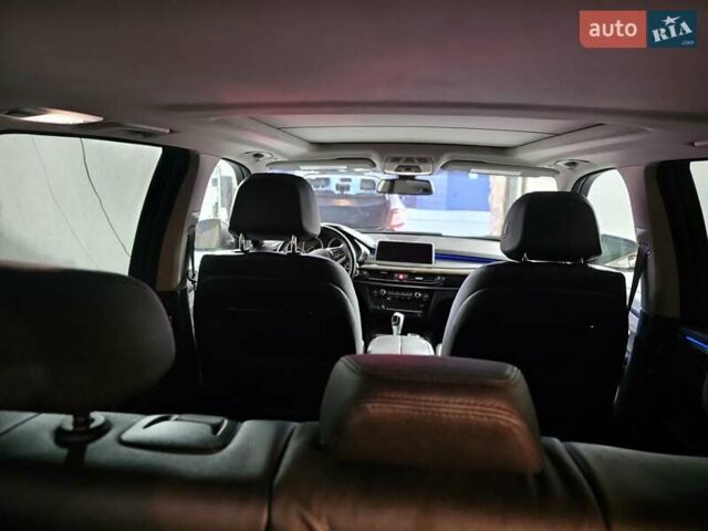 Білий БМВ Х5, об'ємом двигуна 2 л та пробігом 173 тис. км за 27200 $, фото 30 на Automoto.ua