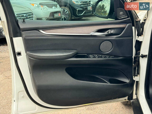 Белый БМВ Х5, объемом двигателя 2 л и пробегом 95 тыс. км за 29990 $, фото 14 на Automoto.ua