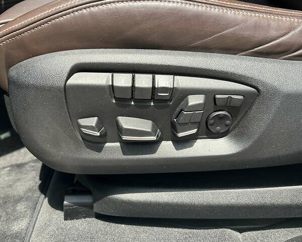 Белый БМВ Х5, объемом двигателя 2.99 л и пробегом 176 тыс. км за 42000 $, фото 17 на Automoto.ua