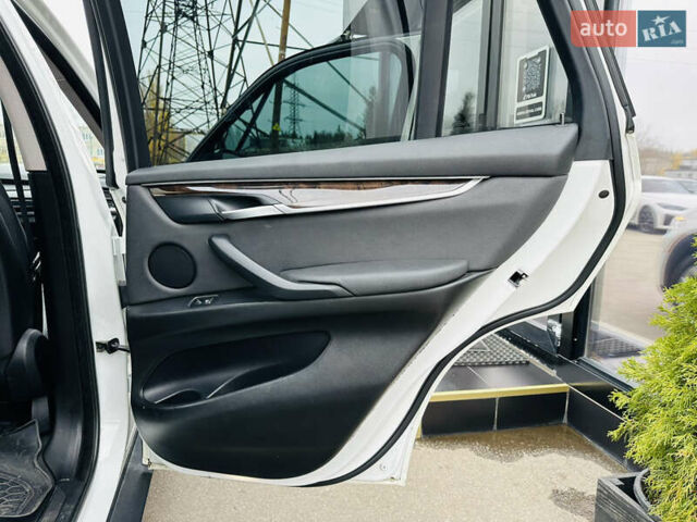 Белый БМВ Х5, объемом двигателя 3 л и пробегом 92 тыс. км за 23500 $, фото 23 на Automoto.ua