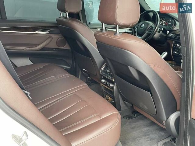 Белый БМВ Х5, объемом двигателя 3 л и пробегом 186 тыс. км за 21400 $, фото 12 на Automoto.ua