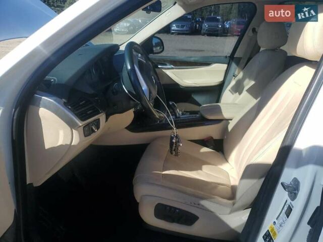 Білий БМВ Х5, об'ємом двигуна 2.98 л та пробігом 70 тис. км за 4900 $, фото 6 на Automoto.ua