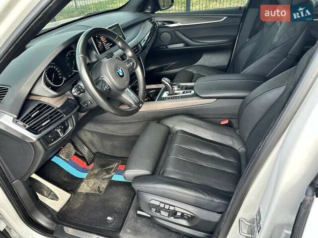 Белый БМВ Х5, объемом двигателя 3 л и пробегом 128 тыс. км за 37500 $, фото 6 на Automoto.ua