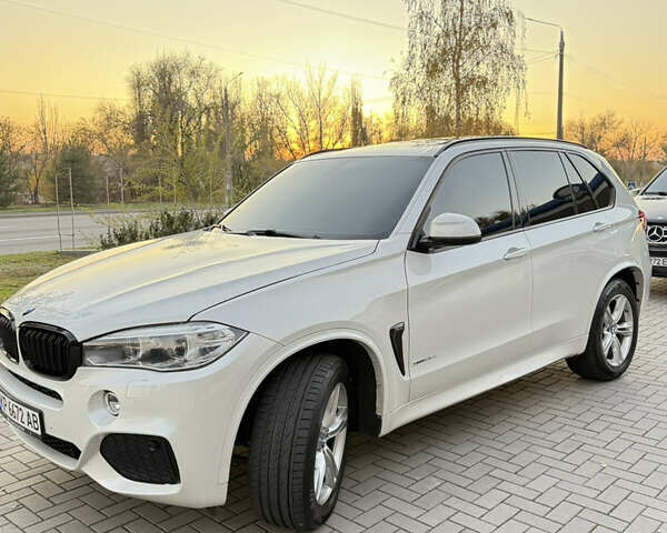 Белый БМВ Х5, объемом двигателя 2.98 л и пробегом 205 тыс. км за 27000 $, фото 18 на Automoto.ua