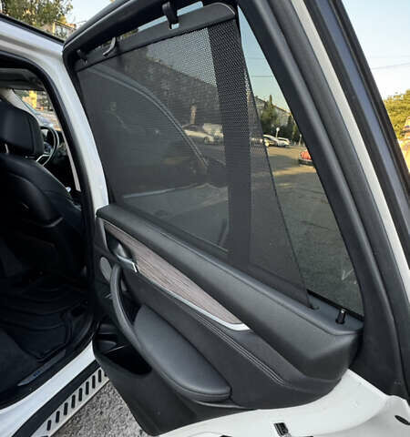 Білий БМВ Х5, об'ємом двигуна 2 л та пробігом 203 тис. км за 24499 $, фото 48 на Automoto.ua