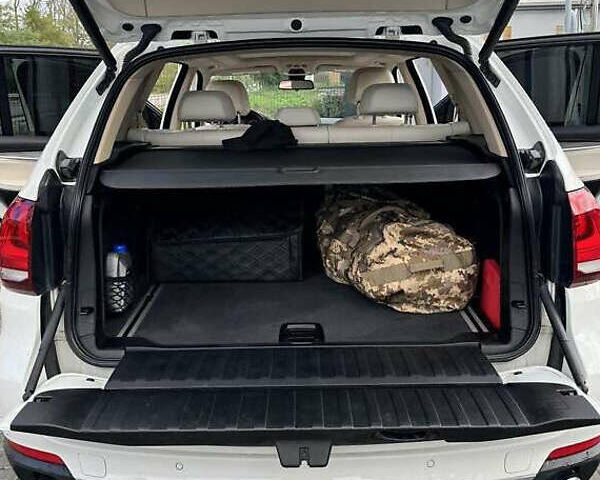 Белый БМВ Х5, объемом двигателя 2.98 л и пробегом 141 тыс. км за 21600 $, фото 11 на Automoto.ua