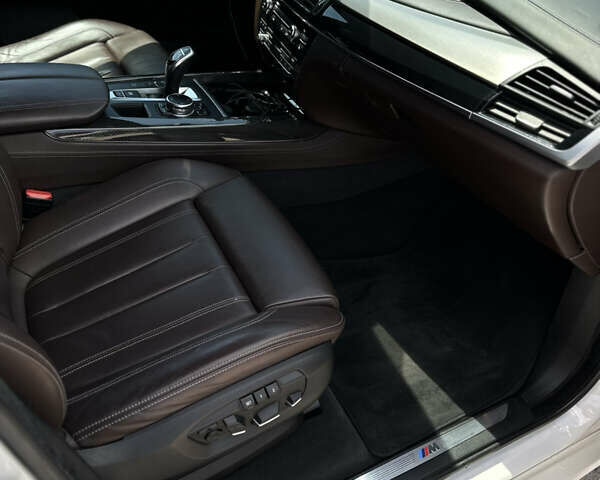 Белый БМВ Х5, объемом двигателя 2.99 л и пробегом 176 тыс. км за 42000 $, фото 12 на Automoto.ua