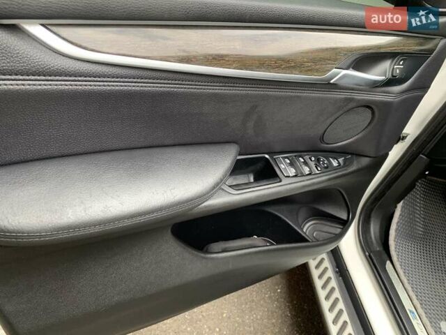 Білий БМВ Х5, об'ємом двигуна 2 л та пробігом 148 тис. км за 27900 $, фото 7 на Automoto.ua