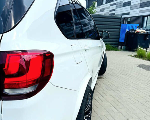 Белый БМВ Х5, объемом двигателя 2.98 л и пробегом 158 тыс. км за 26999 $, фото 6 на Automoto.ua