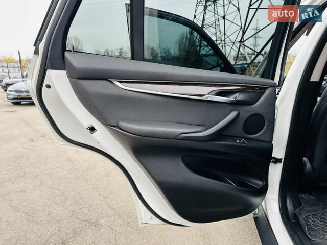 Белый БМВ Х5, объемом двигателя 3 л и пробегом 92 тыс. км за 23500 $, фото 18 на Automoto.ua