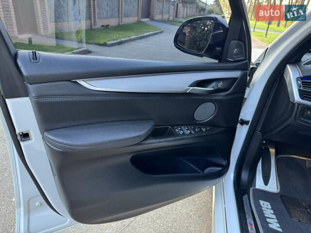 Белый БМВ Х5, объемом двигателя 2 л и пробегом 170 тыс. км за 26000 $, фото 16 на Automoto.ua