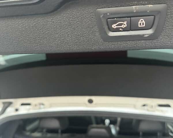 Белый БМВ Х5, объемом двигателя 2.99 л и пробегом 179 тыс. км за 35000 $, фото 19 на Automoto.ua