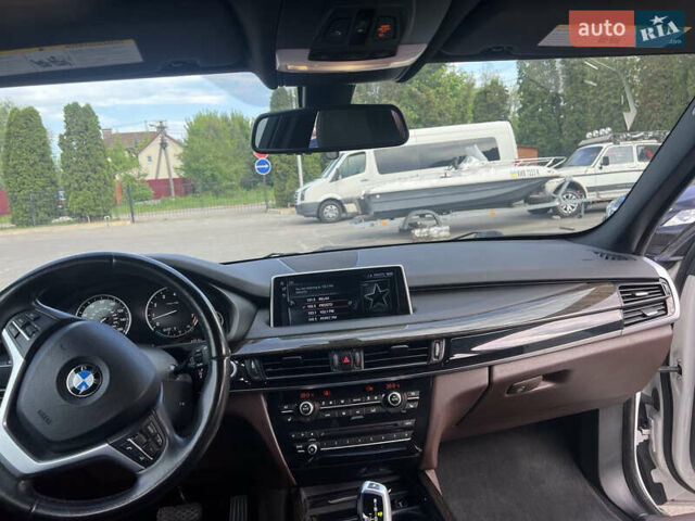 Білий БМВ Х5, об'ємом двигуна 2.98 л та пробігом 105 тис. км за 25000 $, фото 17 на Automoto.ua