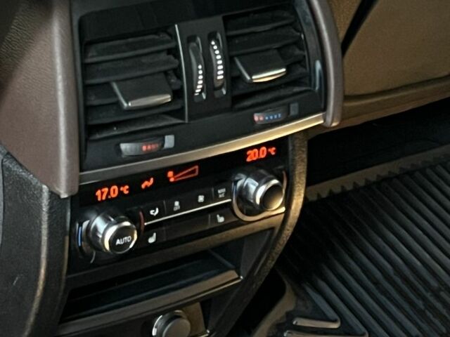 Белый БМВ Х5, объемом двигателя 3 л и пробегом 175 тыс. км за 22600 $, фото 7 на Automoto.ua