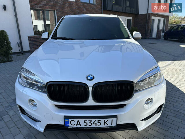Белый БМВ Х5, объемом двигателя 2 л и пробегом 225 тыс. км за 25300 $, фото 16 на Automoto.ua