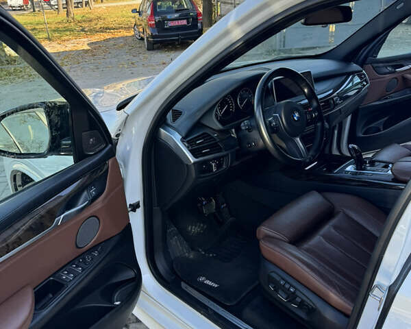Белый БМВ Х5, объемом двигателя 4.4 л и пробегом 170 тыс. км за 26000 $, фото 12 на Automoto.ua