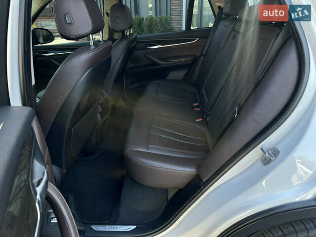 Белый БМВ Х5, объемом двигателя 2 л и пробегом 225 тыс. км за 25300 $, фото 41 на Automoto.ua