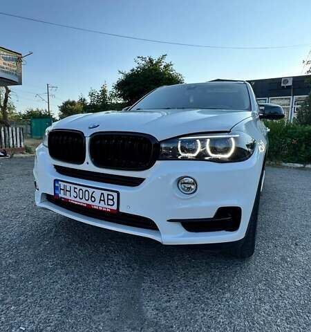 Белый БМВ Х5, объемом двигателя 2 л и пробегом 206 тыс. км за 26999 $, фото 4 на Automoto.ua