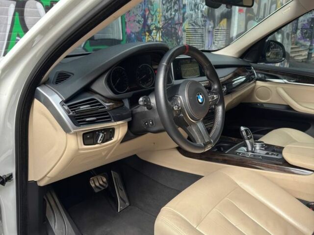 Білий БМВ Х5, об'ємом двигуна 3 л та пробігом 180 тис. км за 25000 $, фото 6 на Automoto.ua