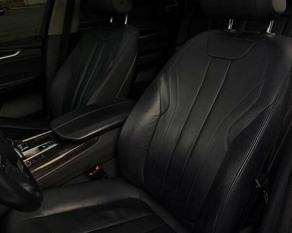 Белый БМВ Х5, объемом двигателя 2.98 л и пробегом 190 тыс. км за 28000 $, фото 17 на Automoto.ua