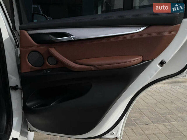 Белый БМВ Х5, объемом двигателя 2.99 л и пробегом 127 тыс. км за 24000 $, фото 10 на Automoto.ua