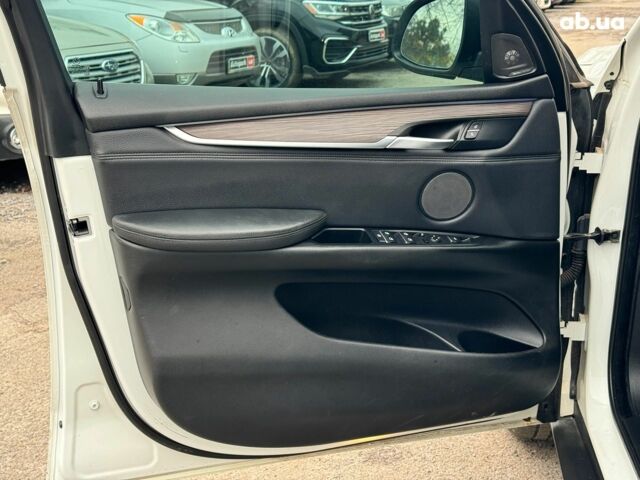 Білий БМВ Х5, об'ємом двигуна 2 л та пробігом 95 тис. км за 29990 $, фото 15 на Automoto.ua