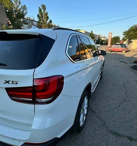 Белый БМВ Х5, объемом двигателя 2 л и пробегом 206 тыс. км за 26999 $, фото 21 на Automoto.ua