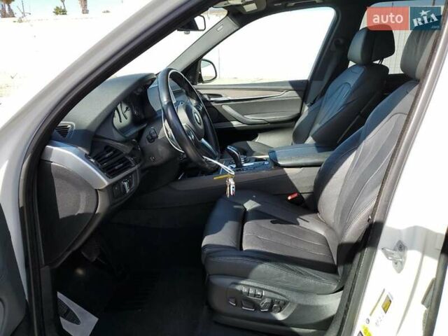 Білий БМВ Х5, об'ємом двигуна 2.98 л та пробігом 157 тис. км за 5600 $, фото 6 на Automoto.ua