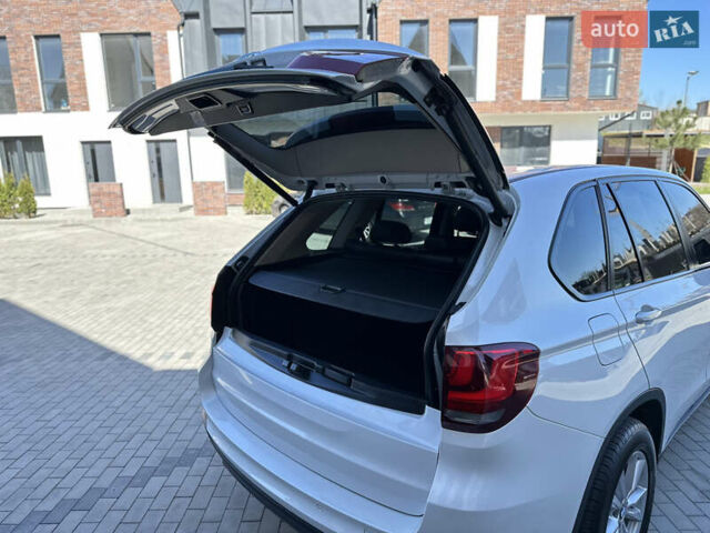 Белый БМВ Х5, объемом двигателя 2 л и пробегом 225 тыс. км за 25300 $, фото 24 на Automoto.ua