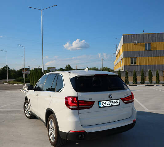 Белый БМВ Х5, объемом двигателя 2 л и пробегом 168 тыс. км за 29999 $, фото 7 на Automoto.ua
