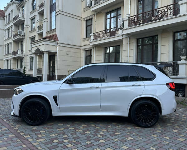 Белый БМВ Х5, объемом двигателя 2.98 л и пробегом 93 тыс. км за 31000 $, фото 6 на Automoto.ua