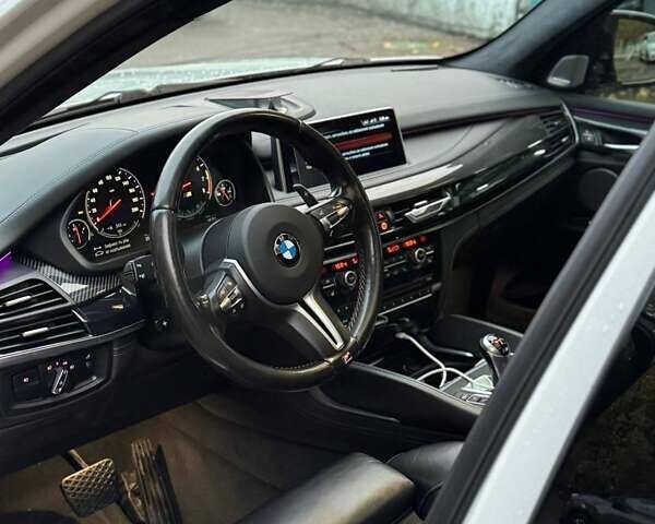 Белый БМВ Х5, объемом двигателя 4.39 л и пробегом 200 тыс. км за 49999 $, фото 3 на Automoto.ua