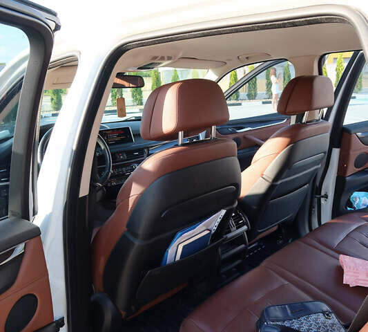 Белый БМВ Х5, объемом двигателя 2 л и пробегом 168 тыс. км за 29999 $, фото 13 на Automoto.ua