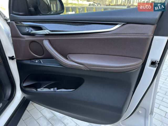 Белый БМВ Х5, объемом двигателя 2 л и пробегом 225 тыс. км за 25300 $, фото 53 на Automoto.ua