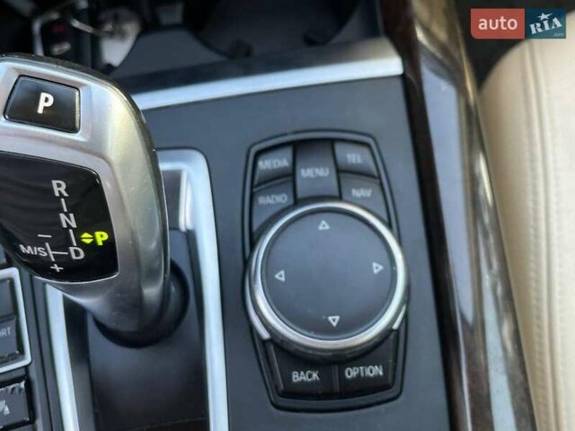 Белый БМВ Х5, объемом двигателя 3 л и пробегом 163 тыс. км за 22690 $, фото 45 на Automoto.ua