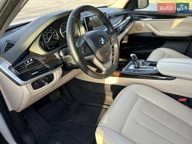 Белый БМВ Х5, объемом двигателя 2.98 л и пробегом 137 тыс. км за 6200 $, фото 11 на Automoto.ua