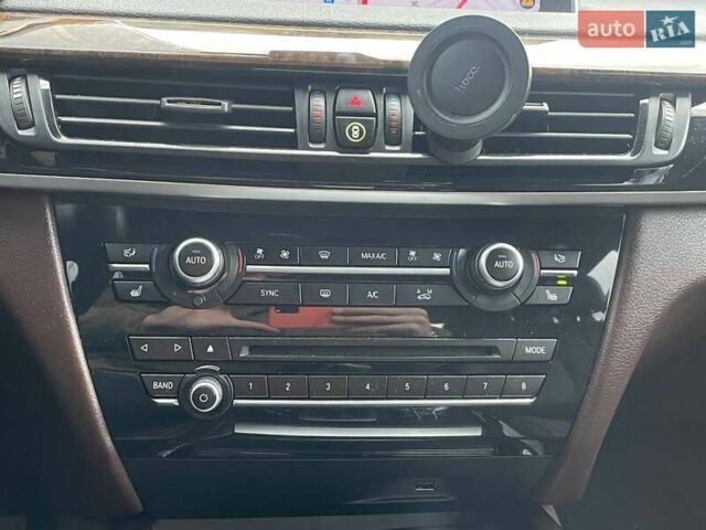 Белый БМВ Х5, объемом двигателя 3 л и пробегом 186 тыс. км за 21400 $, фото 24 на Automoto.ua