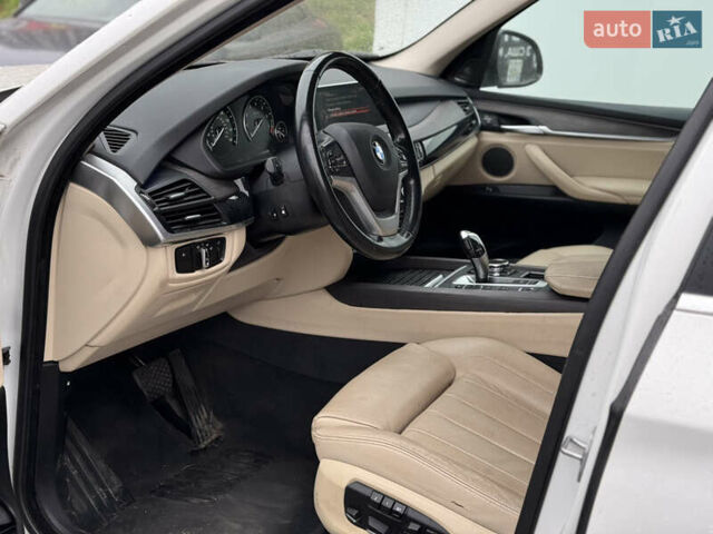 Белый БМВ Х5, объемом двигателя 2 л и пробегом 187 тыс. км за 19999 $, фото 11 на Automoto.ua