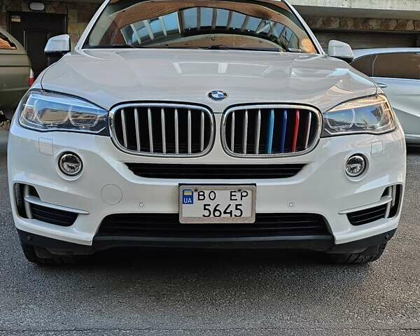 Білий БМВ Х5, об'ємом двигуна 2 л та пробігом 173 тис. км за 27200 $, фото 2 на Automoto.ua