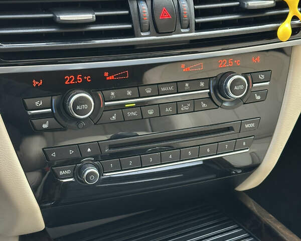 Белый БМВ Х5, объемом двигателя 3 л и пробегом 211 тыс. км за 28999 $, фото 36 на Automoto.ua