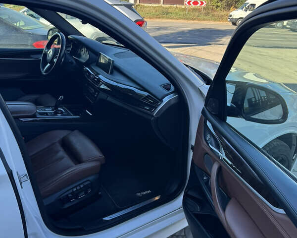 Белый БМВ Х5, объемом двигателя 4.4 л и пробегом 170 тыс. км за 26000 $, фото 9 на Automoto.ua