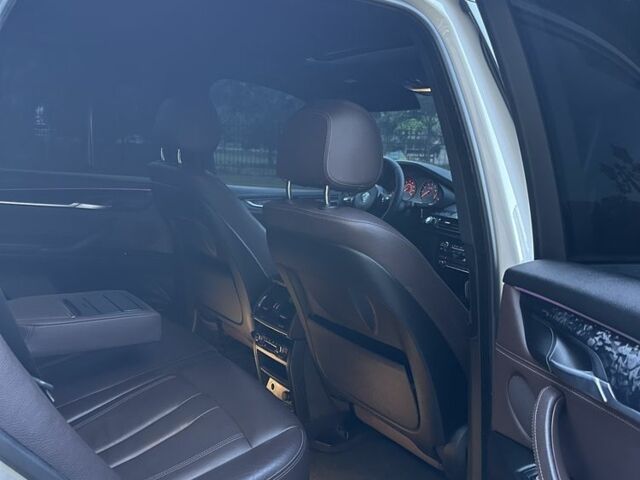 Белый БМВ Х5, объемом двигателя 3 л и пробегом 90 тыс. км за 29999 $, фото 14 на Automoto.ua
